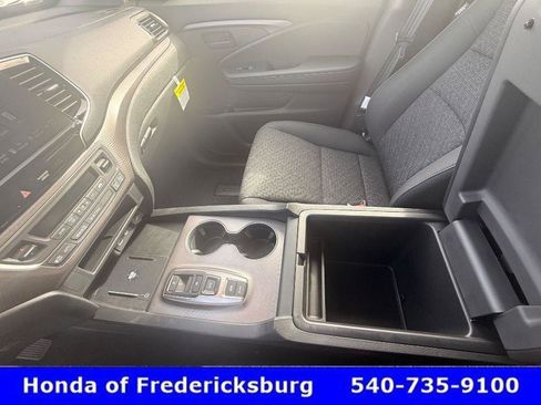 Certified 2025 Honda Ridgeline Sport image 27