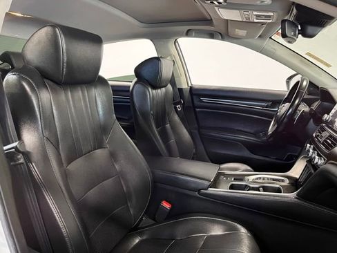 Used 2021 Honda Accord Touring image 10