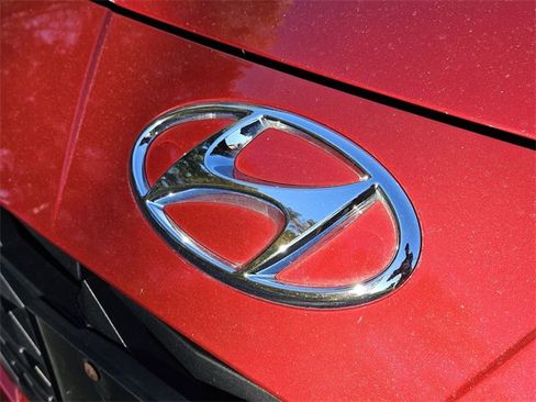 Used 2023 Hyundai Elantra SEL w/ Convenience Package image 17