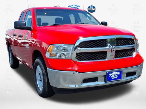 Used 2024 RAM 1500 Classic SLT AWD/4WD image 3