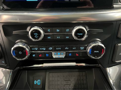 Used 2023 Ford F150 Lariat w/ Equipment Group 502A High image 33