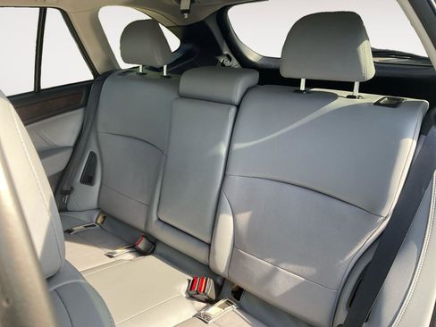 Used 2019 Subaru Outback 2.5i Limited AWD/4WD image 13