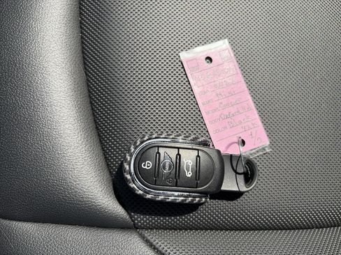 Used 2022 MINI Cooper 2-Door Hardtop image 39