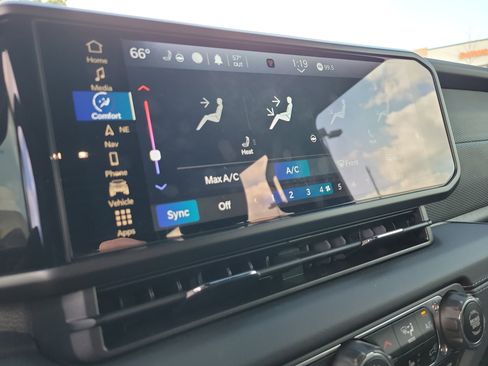 Used 2024 Jeep Wrangler Unlimited Rubicon 4xe image 18