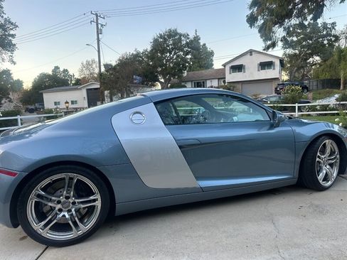 Used 2009 Audi R8 V8 w/ Enhanced Leather Pkg image 9