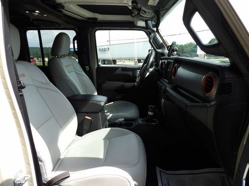 Used 2020 Jeep Gladiator Mojave AWD/4WD image 16
