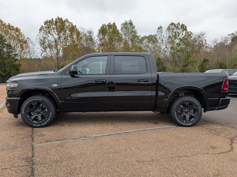New 2026 RAM 1500 4x4 Crew Cab image 3