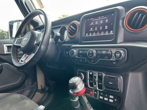Used 2020 Jeep Gladiator Mojave w/ Trailer Tow Package image 27