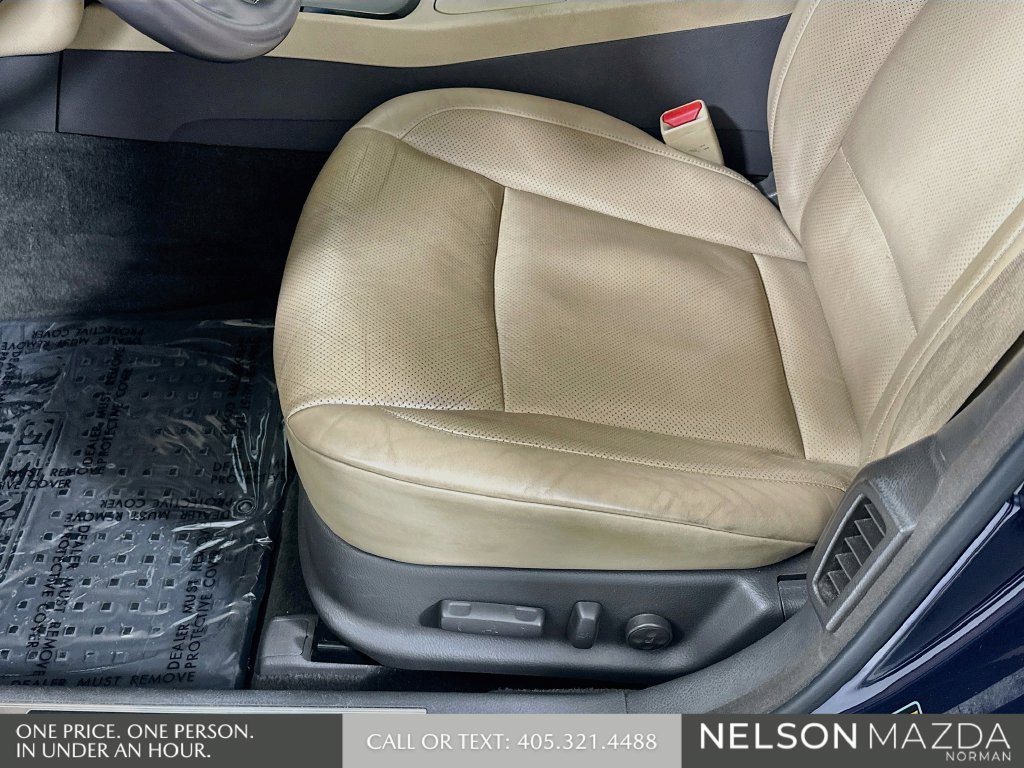 Used 2010 Hyundai Genesis 4.6 RWD image 23