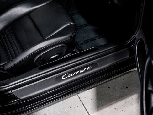 Used 2004 Porsche 911 Carrera RWD image 23