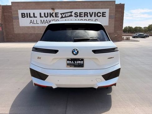 Used 2024 BMW iX xDrive50 w/ Premium Package AWD/4WD image 10