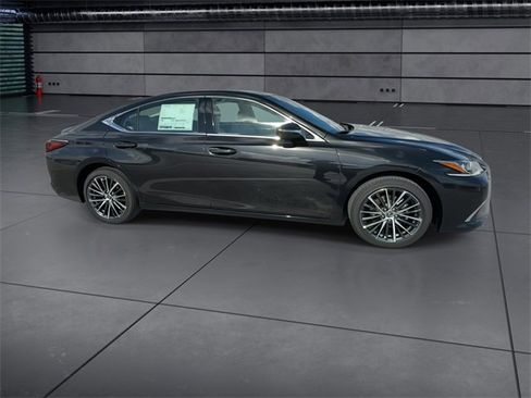 New 2025 Lexus ES 350 w/ Premium Package image 9