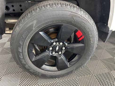 Used 2019 Chevrolet Colorado LT w/ Redline Special Edition image 5