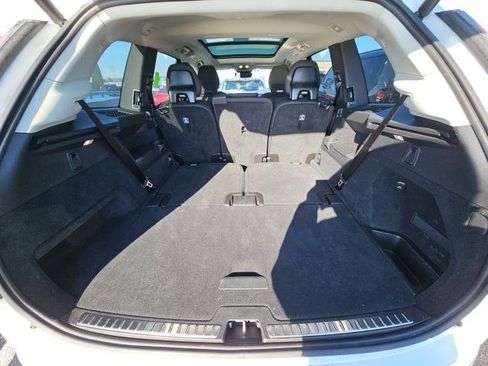 Certified 2025 Volvo XC90 B6 Plus image 6
