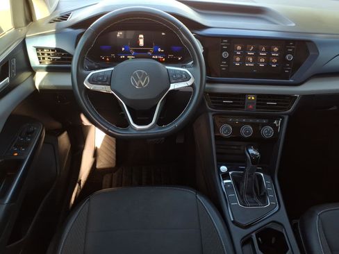 Used 2023 Volkswagen Taos SE w/ Panoramic Sunroof Package image 17