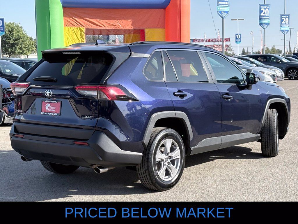 Used 2024 Toyota RAV4 XLE FWD image 5