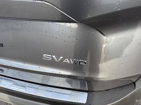 Used 2022 Nissan Rogue SV image 11