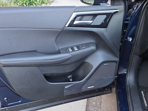 New 2026 Mitsubishi Outlander SE image 9