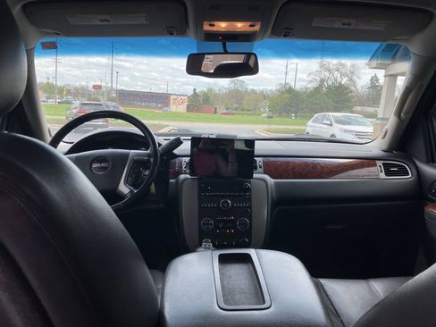 Used 2013 GMC Yukon XL SLT AWD/4WD image 17