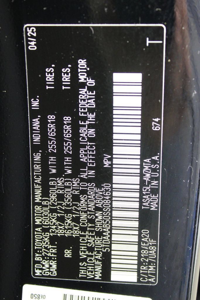 Used 2025 Toyota Grand Highlander AWD image 32
