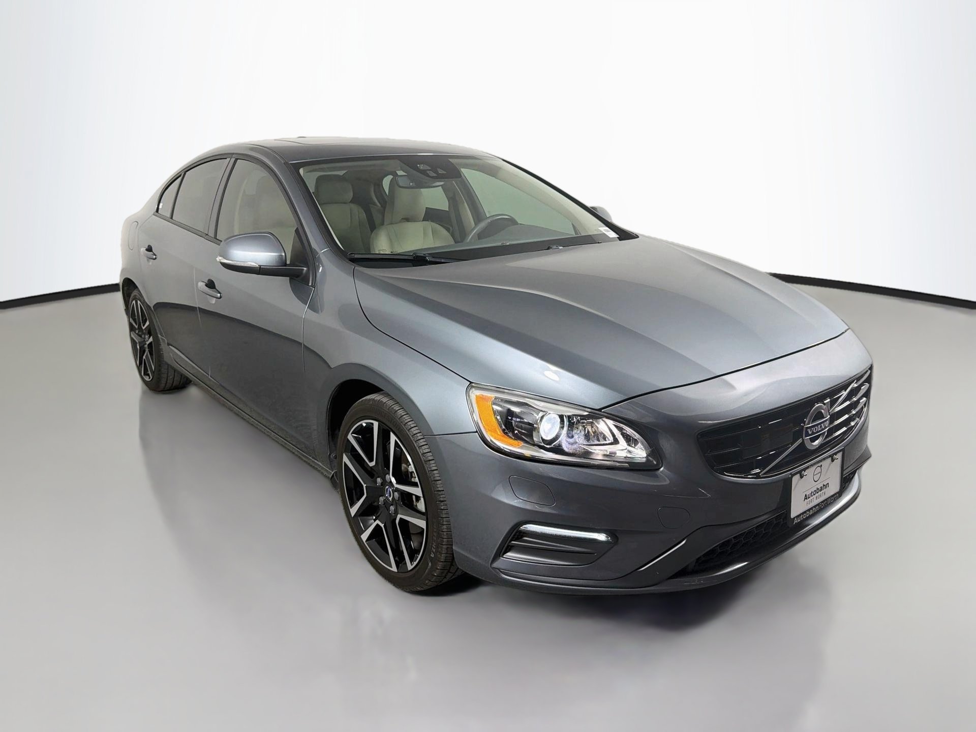 Used 2018 Volvo S60 T5 Dynamic w/ Vision Package FWD image 3