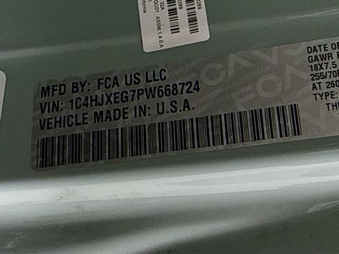 Used 2023 Jeep Wrangler Sahara image 30