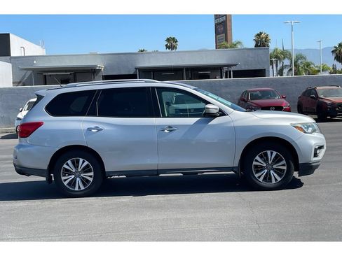 Used 2017 Nissan Pathfinder SV w/ Cargo Package FWD image 7