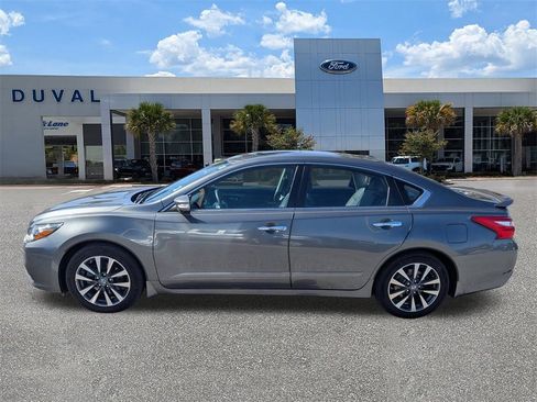 Used 2017 Nissan Altima 2.5 SL w/ 2.5 Technology Package image 7