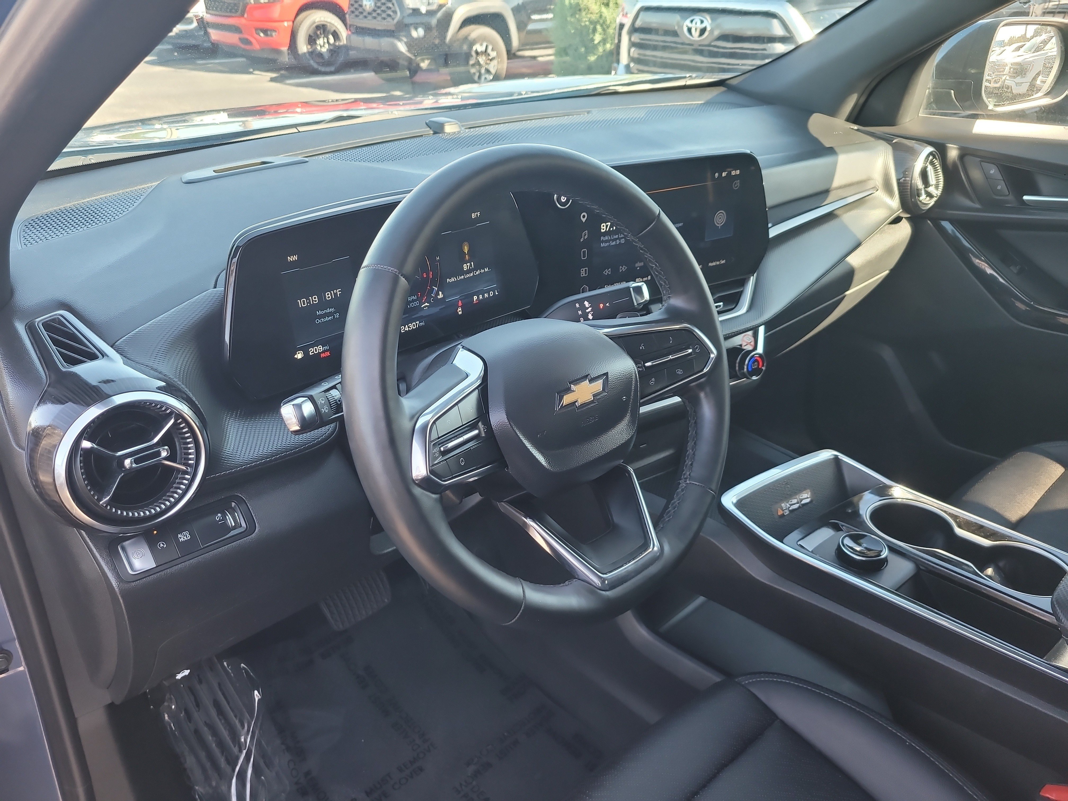 Used 2026 Chevrolet Equinox LT w/ Convenience Package II FWD image 19