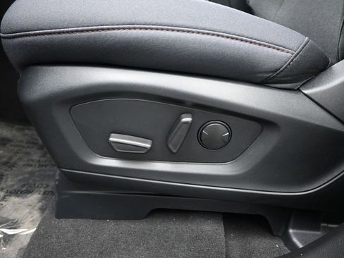 New 2025 Ford Explorer Active image 10