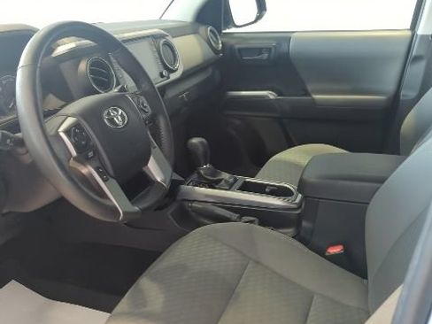 Used 2022 Toyota Tacoma SR5 AWD/4WD image 7