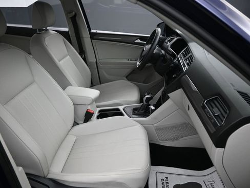 Used 2023 Volkswagen Tiguan SE FWD image 35