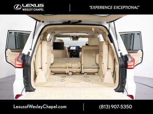 Used 2016 Lexus LX 570 4WD w/ Luxury Package image 18