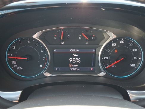 Used 2022 Chevrolet Traverse LT FWD image 18