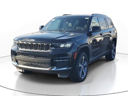 New 2025 Jeep Grand Cherokee L Limited w/ Trailer Tow Package image 2
