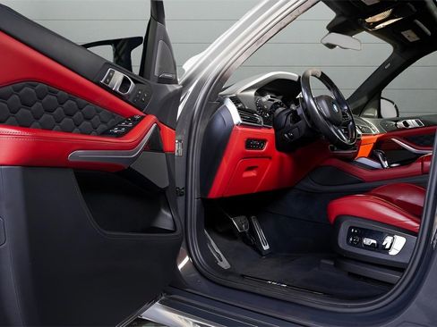 Used 2022 BMW X5 M Competition w/ Competition Package 2 image 27