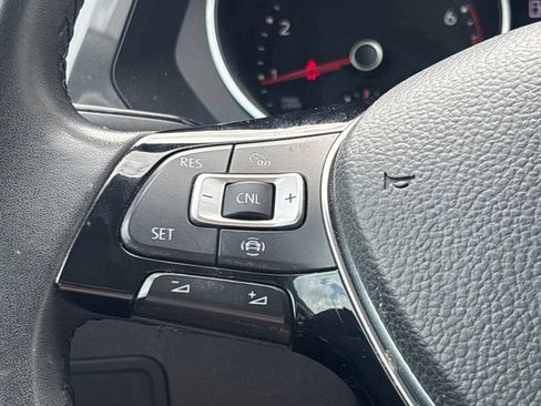 Used 2020 Volkswagen Tiguan SE FWD image 22