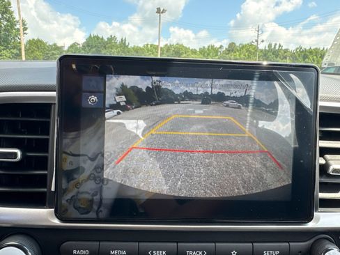 Used 2026 Hyundai Venue SE FWD image 29