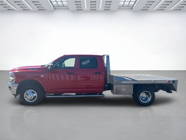 Used 2024 RAM 3500 Tradesman w/ Chrome Appearance Group AWD/4WD image 7