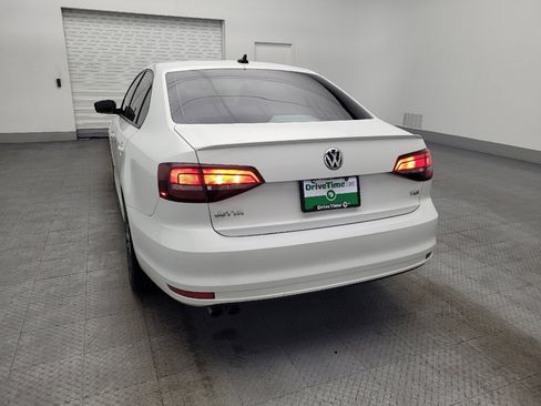 Used 2016 Volkswagen Jetta Sport image 6