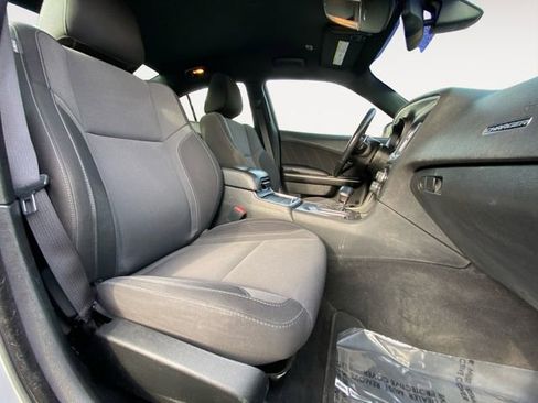 Used 2019 Dodge Charger SXT image 15