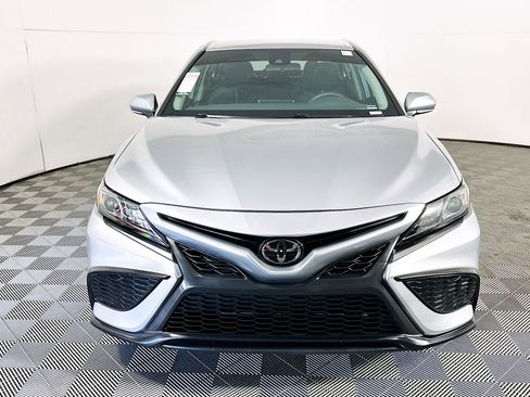 Used 2024 Toyota Camry SE image 8