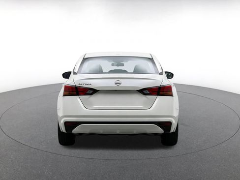 Used 2025 Nissan Altima 2.5 SV FWD image 8