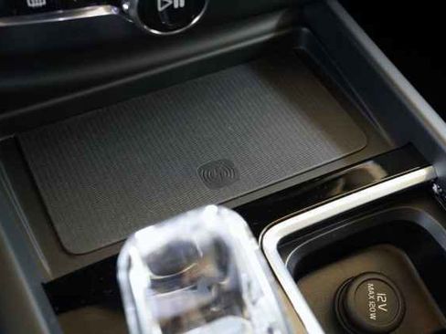 New 2026 Volvo XC60 B5 Plus w/ Climate Package image 21