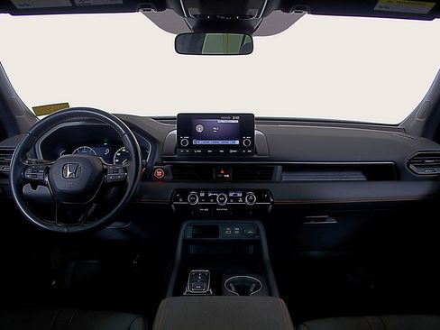 Used 2024 Honda Pilot Sport image 13