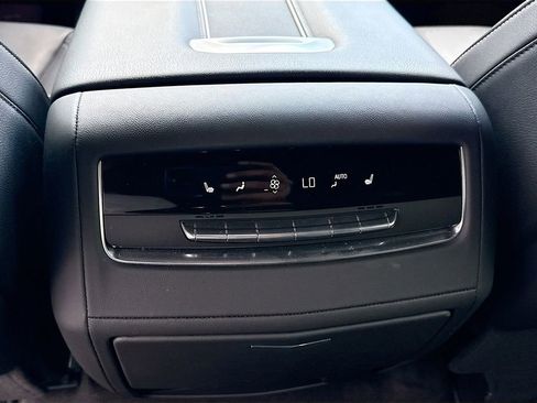 Used 2023 Cadillac Escalade Luxury image 26