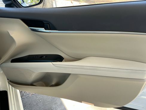Used 2020 Toyota Camry XLE w/ Driver Assist Package FWD image 16