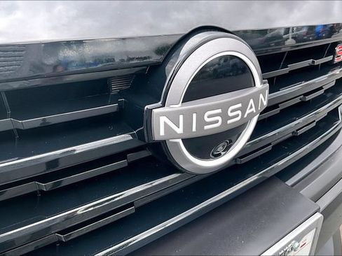 Certified 2025 Nissan Kicks SR FWD image 30