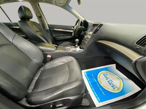Used 2013 INFINITI G37 x w/ Premium Pkg image 16