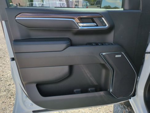 Certified 2024 Chevrolet Silverado 1500 LT Trail Boss w/ LT Trail Boss Premium Package AWD/4WD image 14